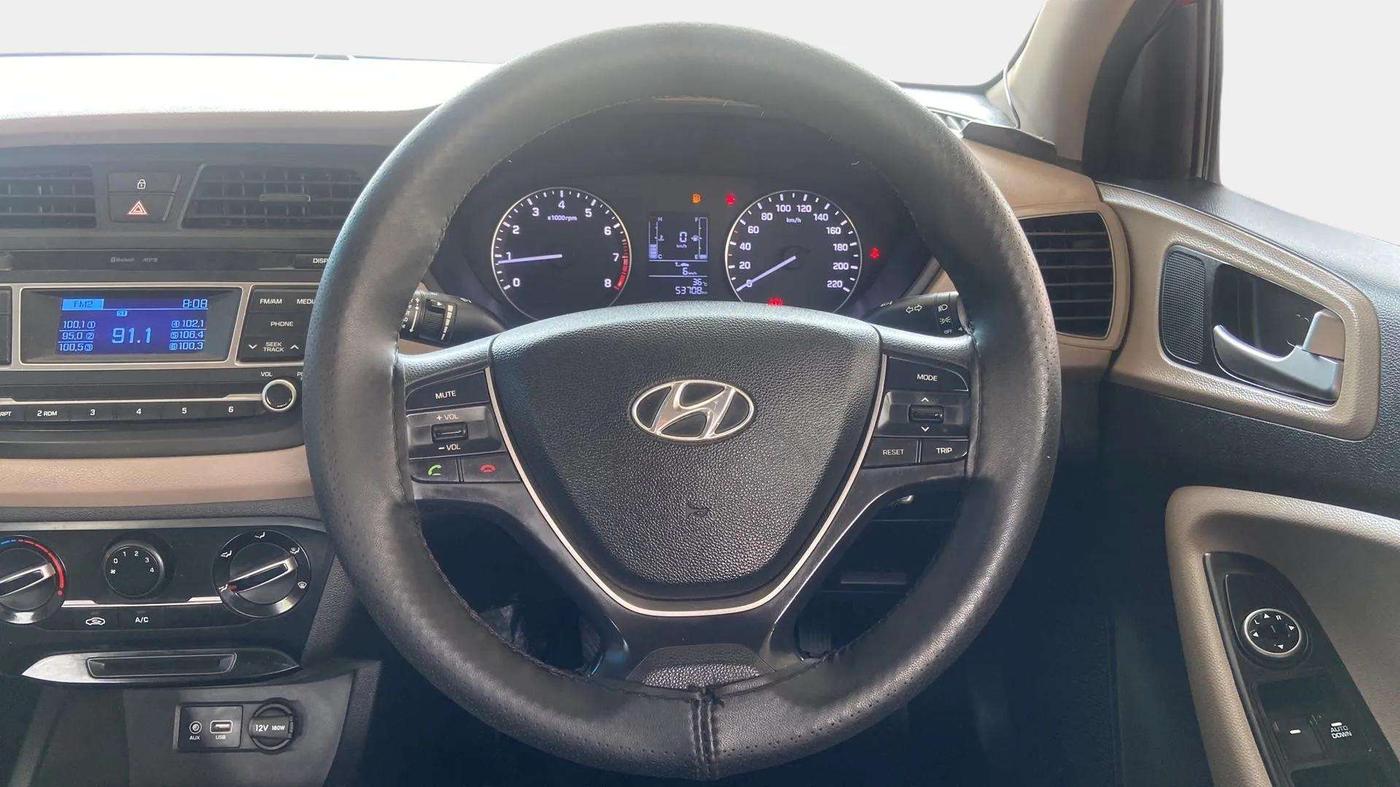 2015 Hyundai Elite i20 MAGNA 1.2, Petrol, Manual, 53,729 km, Steering Wheel Close Up