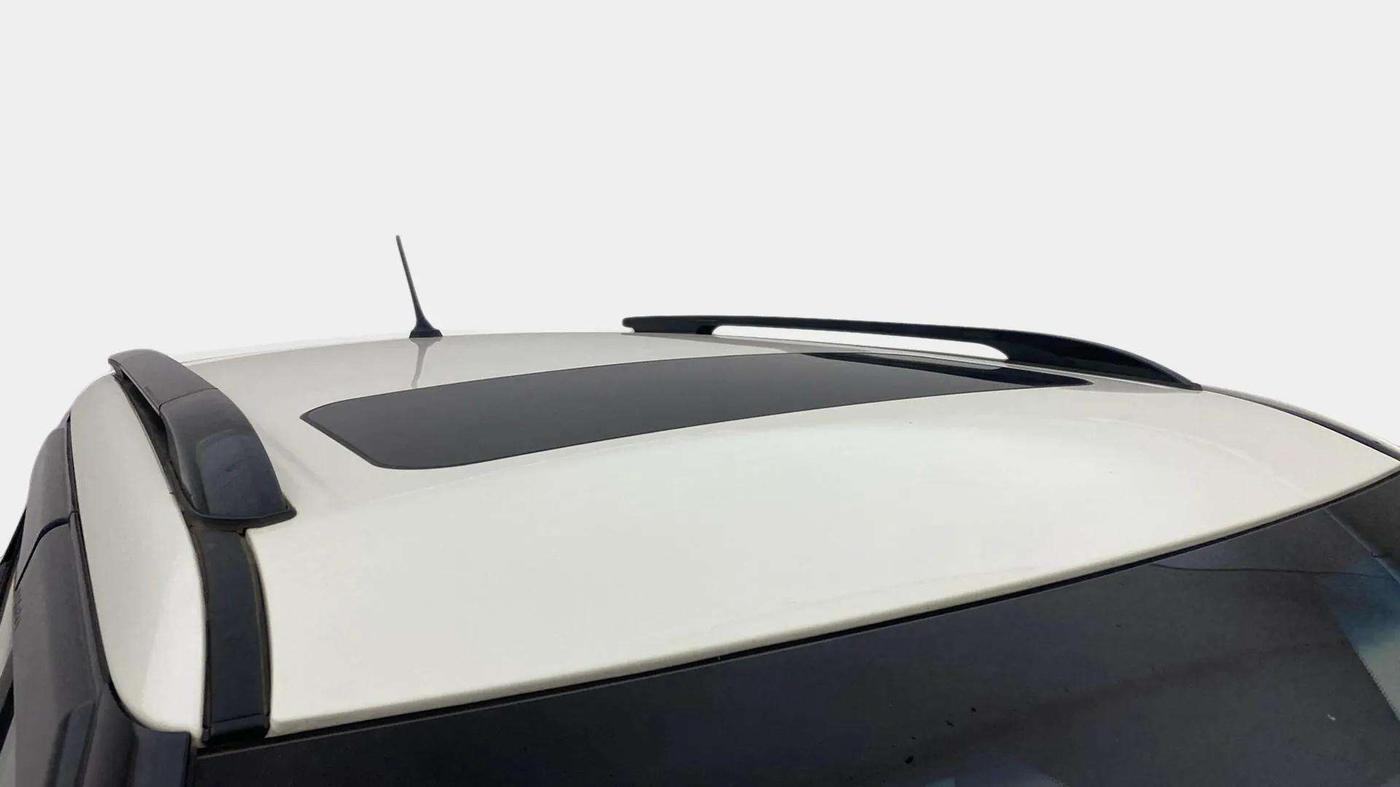 2023 Mahindra XUV300 W8 (O) 1.2 PETROL, Petrol, Manual, 9,856 km, Roof