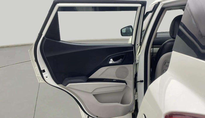 2023 Mahindra XUV300 W8 (O) 1.2 PETROL, Petrol, Manual, 9,600 km, LHS Rear Door