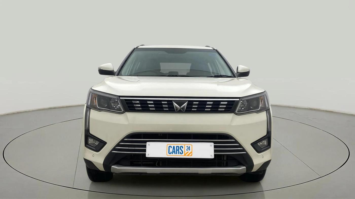 2023 Mahindra XUV300 W8 (O) 1.2 PETROL, Petrol, Manual, 9,856 km, Front