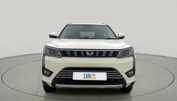 2023 Mahindra XUV300 W8 (O) 1.2 PETROL, Petrol, Manual, 9,600 km, Front