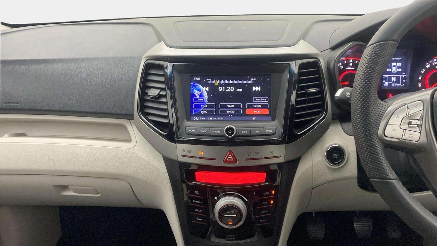 2023 Mahindra XUV300 W8 (O) 1.2 PETROL, Petrol, Manual, 9,856 km, Air Conditioner