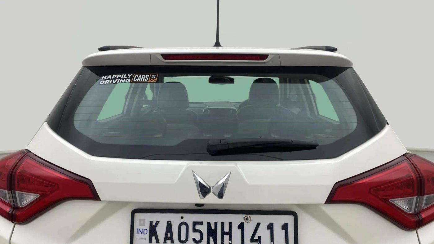 2023 Mahindra XUV300 W8 (O) 1.2 PETROL, Petrol, Manual, 9,856 km, Rear Windshield