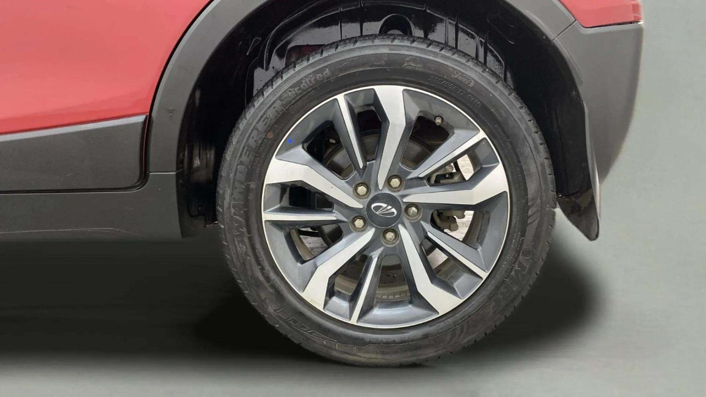 2021 Mahindra XUV300 W8 (O) 1.5 DIESEL AMT, Diesel, Automatic, 39,658 km, Left Rear Wheel