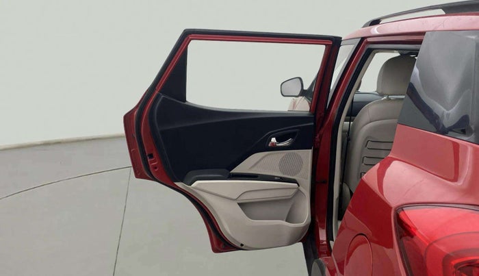 2021 Mahindra XUV300 W8 (O) 1.5 DIESEL AMT, Diesel, Automatic, 39,150 km, LHS Rear Door