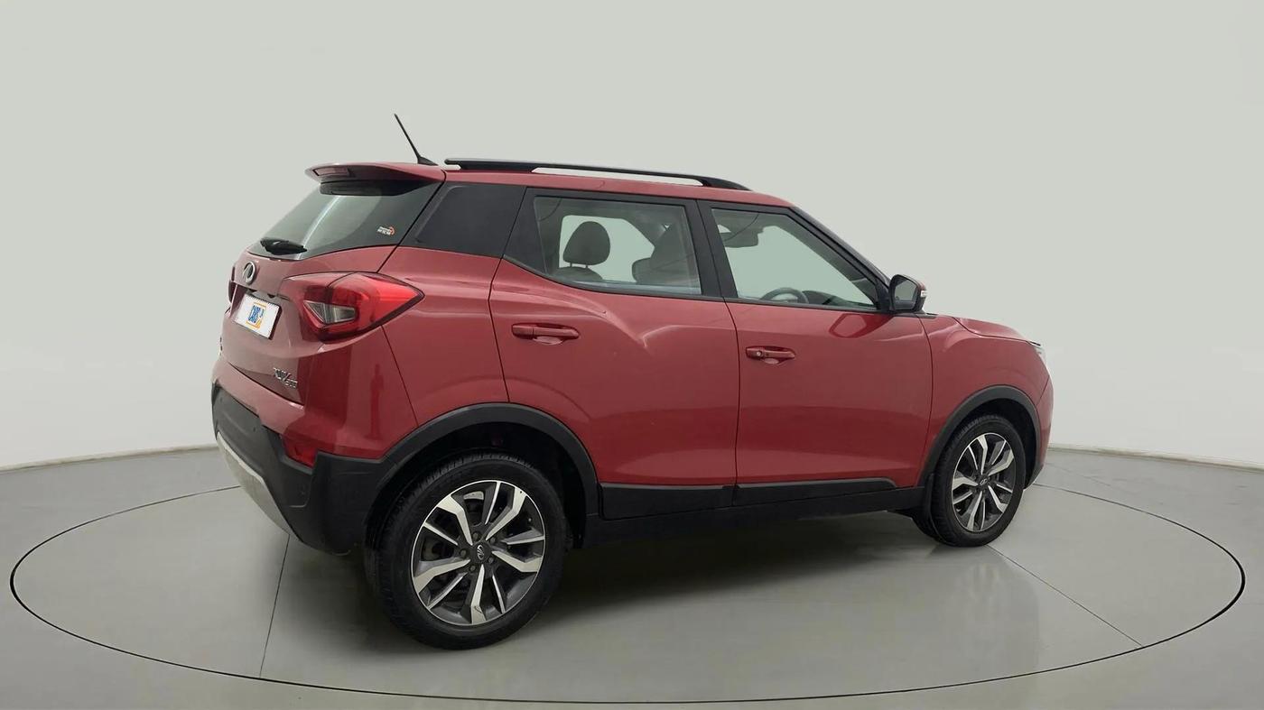 2021 Mahindra XUV300 W8 (O) 1.5 DIESEL AMT, Diesel, Automatic, 39,658 km, Right Back Diagonal