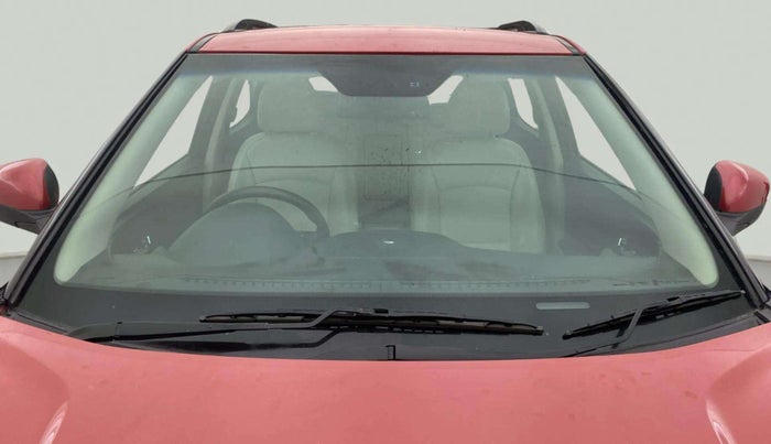 2021 Mahindra XUV300 W8 (O) 1.5 DIESEL AMT, Diesel, Automatic, 39,150 km, Front Windshield