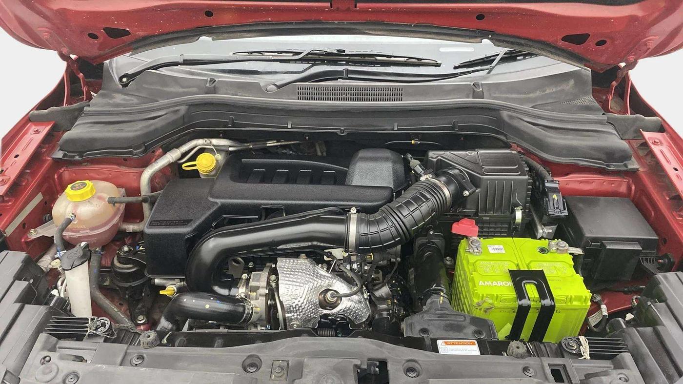 2021 Mahindra XUV300 W8 (O) 1.5 DIESEL AMT, Diesel, Automatic, 39,658 km, Engine View