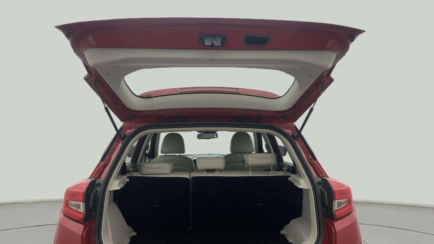 2021 Mahindra XUV300 W8 (O) 1.5 DIESEL AMT, Diesel, Automatic, 39,658 km, Boot Door Open