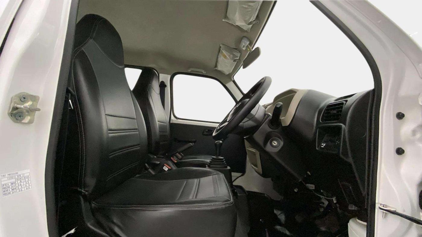 2023 Maruti Eeco 5 STR AC CNG, CNG, Manual, 37,216 km, Right Side Front Door Cabin