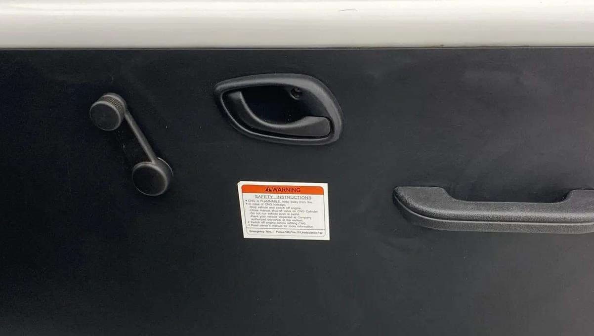 2023 Maruti Eeco 5 STR AC CNG, CNG, Manual, 37,216 km, Driver Side Door Panels Control