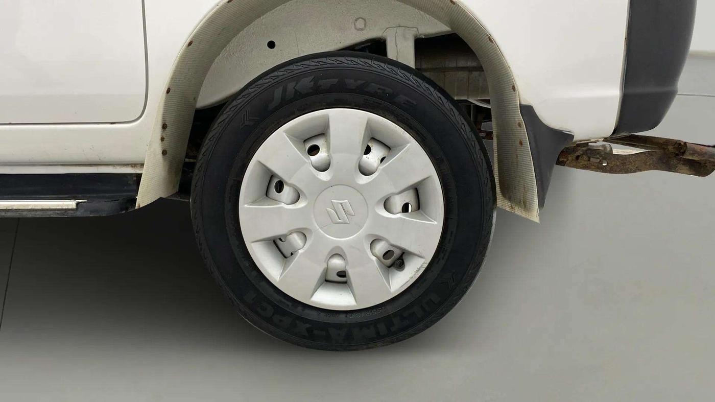 2023 Maruti Eeco 5 STR AC CNG, CNG, Manual, 37,216 km, Left Rear Wheel