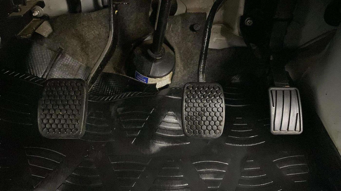 2023 Maruti Eeco 5 STR AC CNG, CNG, Manual, 37,216 km, Pedals