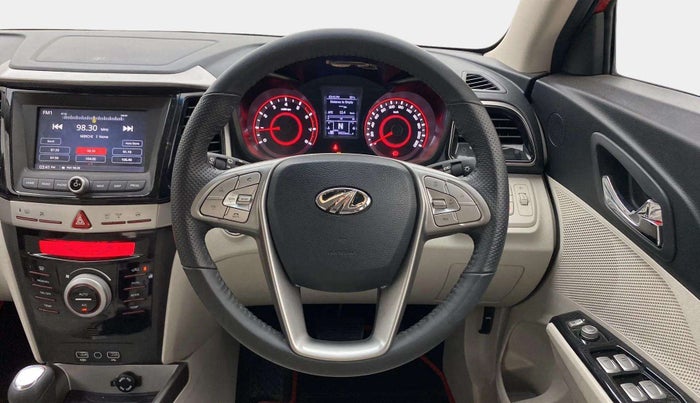 2022 Mahindra XUV300 W8 (O) 1.2 PETROL AMT, Petrol, Automatic, 9,954 km, Steering Wheel Close Up