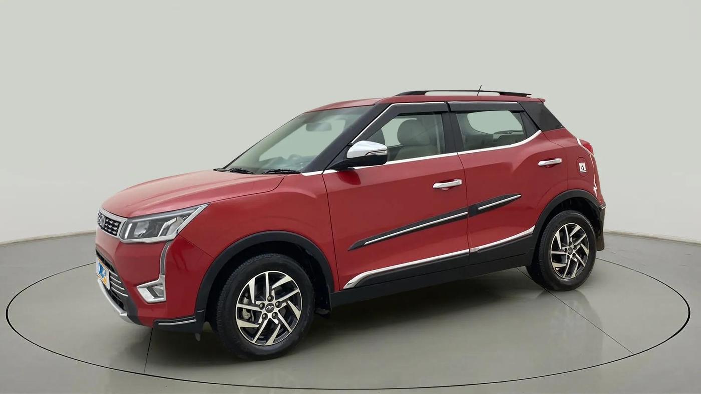 2022 Mahindra XUV300 W8 (O) 1.2 PETROL AMT, Petrol, Automatic, 9,954 km, Left Front Diagonal
