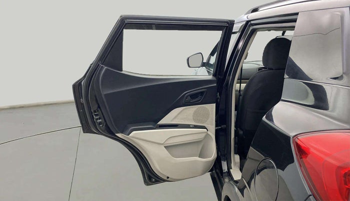 2021 Mahindra XUV300 W6 1.5 Sunroof Diesel, Diesel, Manual, 49,092 km, LHS Rear Door