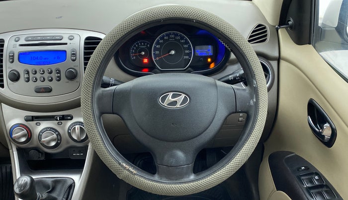 2015 Hyundai i10 SPORTZ 1.1 IRDE2, Petrol, Manual, 17,583 km, Steering Wheel Close Up