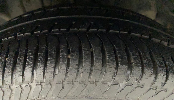 2013 Ford Ecosport TITANIUM 1.0L ECOBOOST, Petrol, Manual, 76,389 km, Left Front Tyre Tread