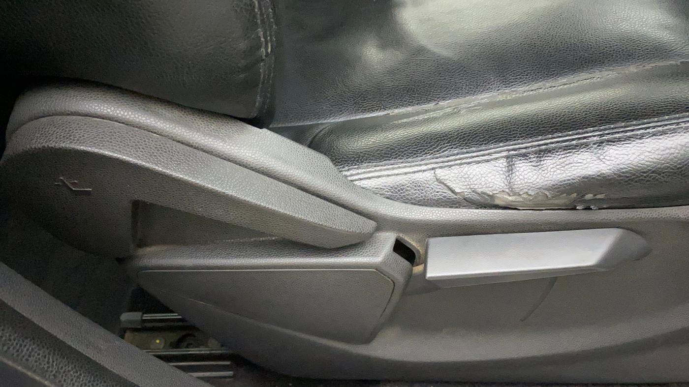 2013 Ford Ecosport TITANIUM 1.0L ECOBOOST, Petrol, Manual, 76,389 km, Driver Side Adjustment Panel