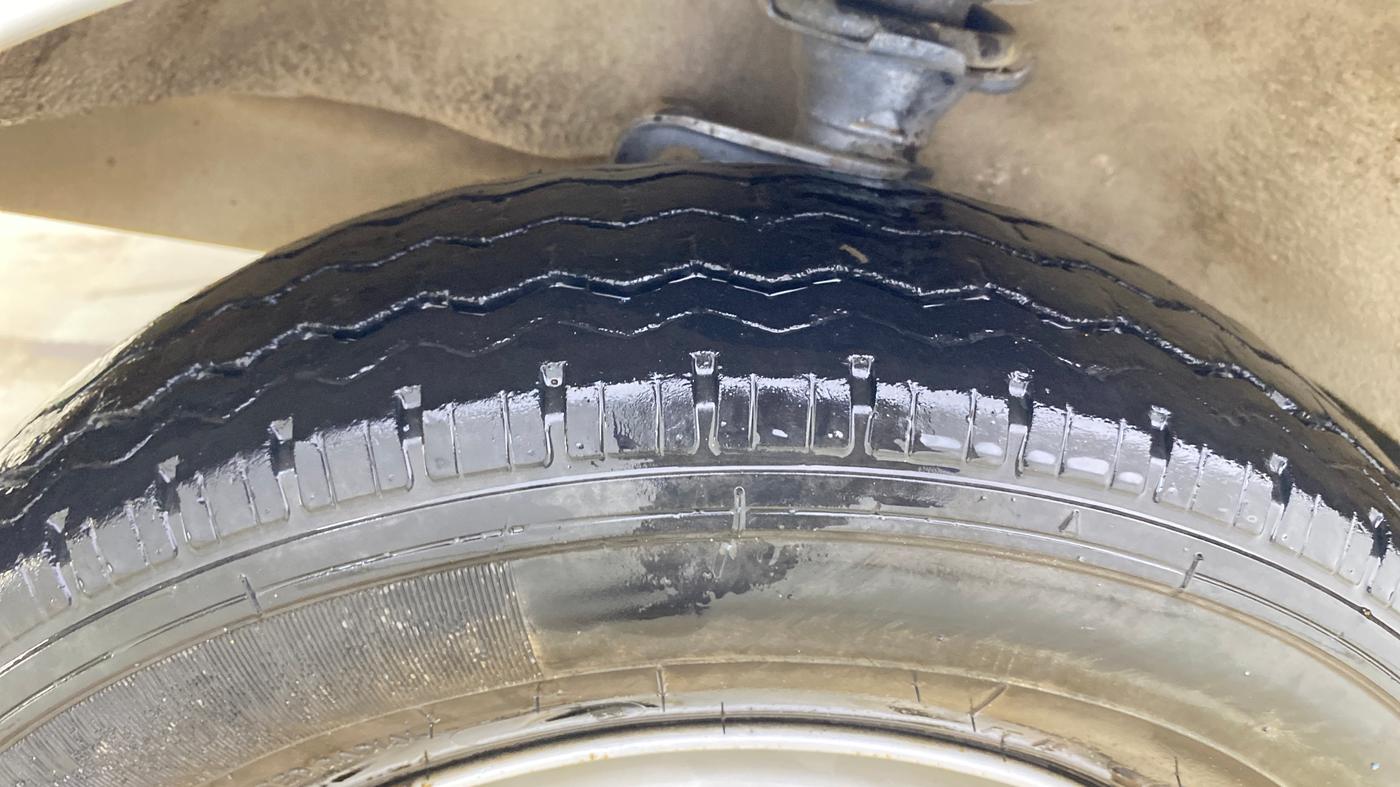 2021 Maruti Eeco 7 STR, Petrol, Manual, 78,429 km, Left Front Tyre Tread
