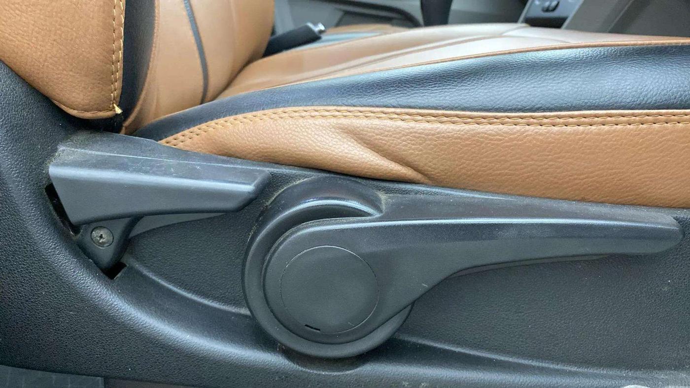 2018 Tata Tiago XZ PETROL, Petrol, Manual, 41,475 km, Driver Side Adjustment Panel