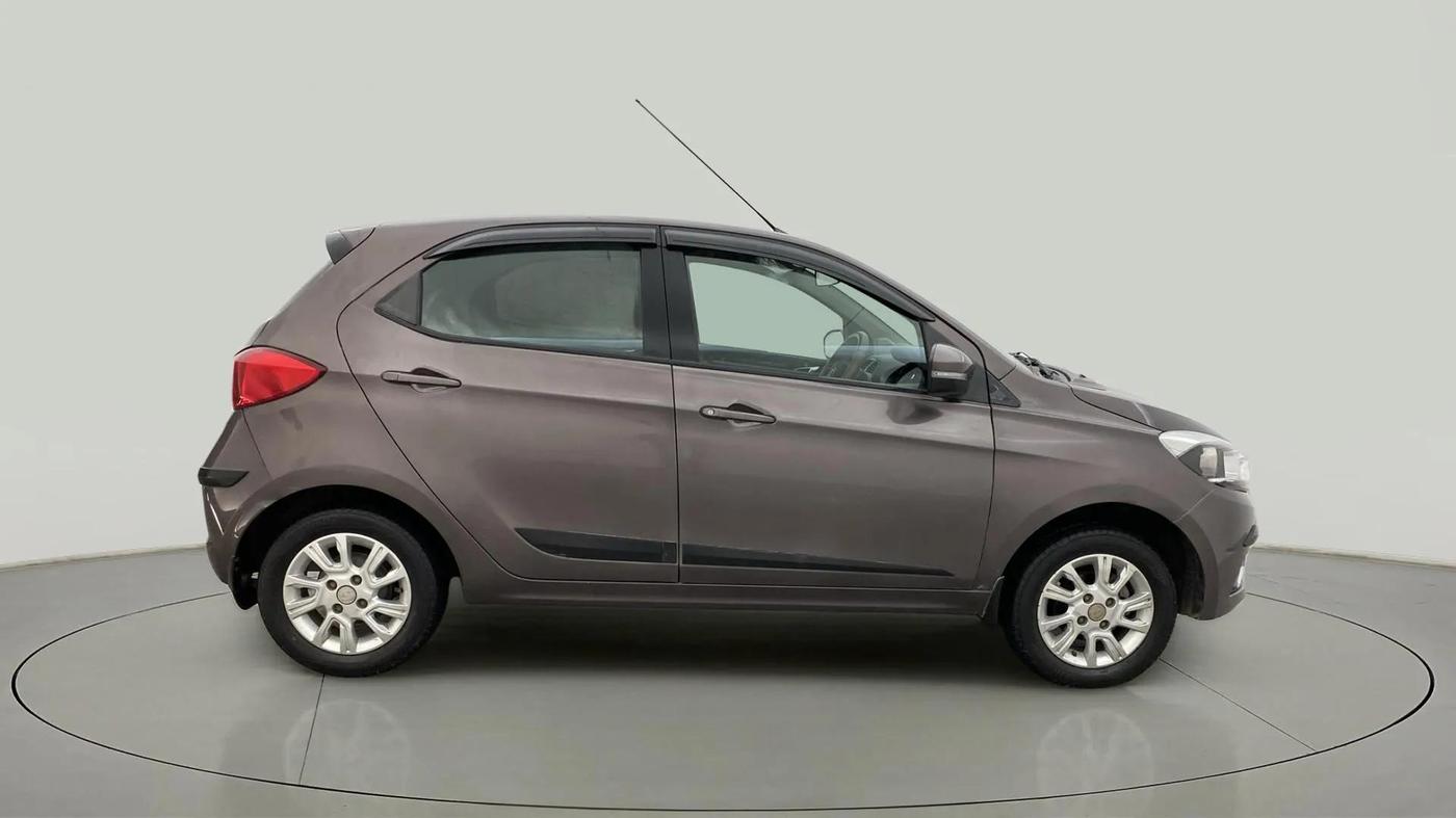 2018 Tata Tiago XZ PETROL, Petrol, Manual, 41,475 km, Right Side View