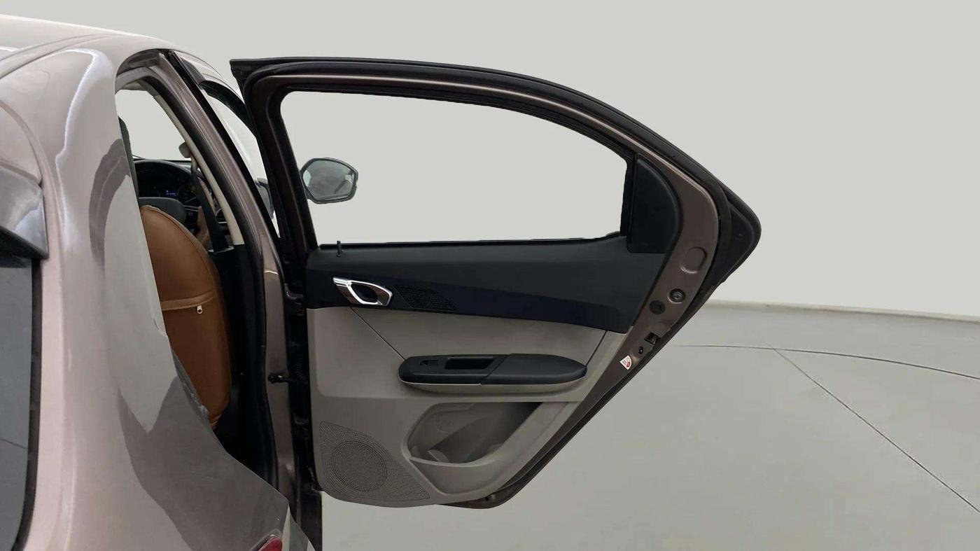 2018 Tata Tiago XZ PETROL, Petrol, Manual, 41,475 km, RHS Rear Door