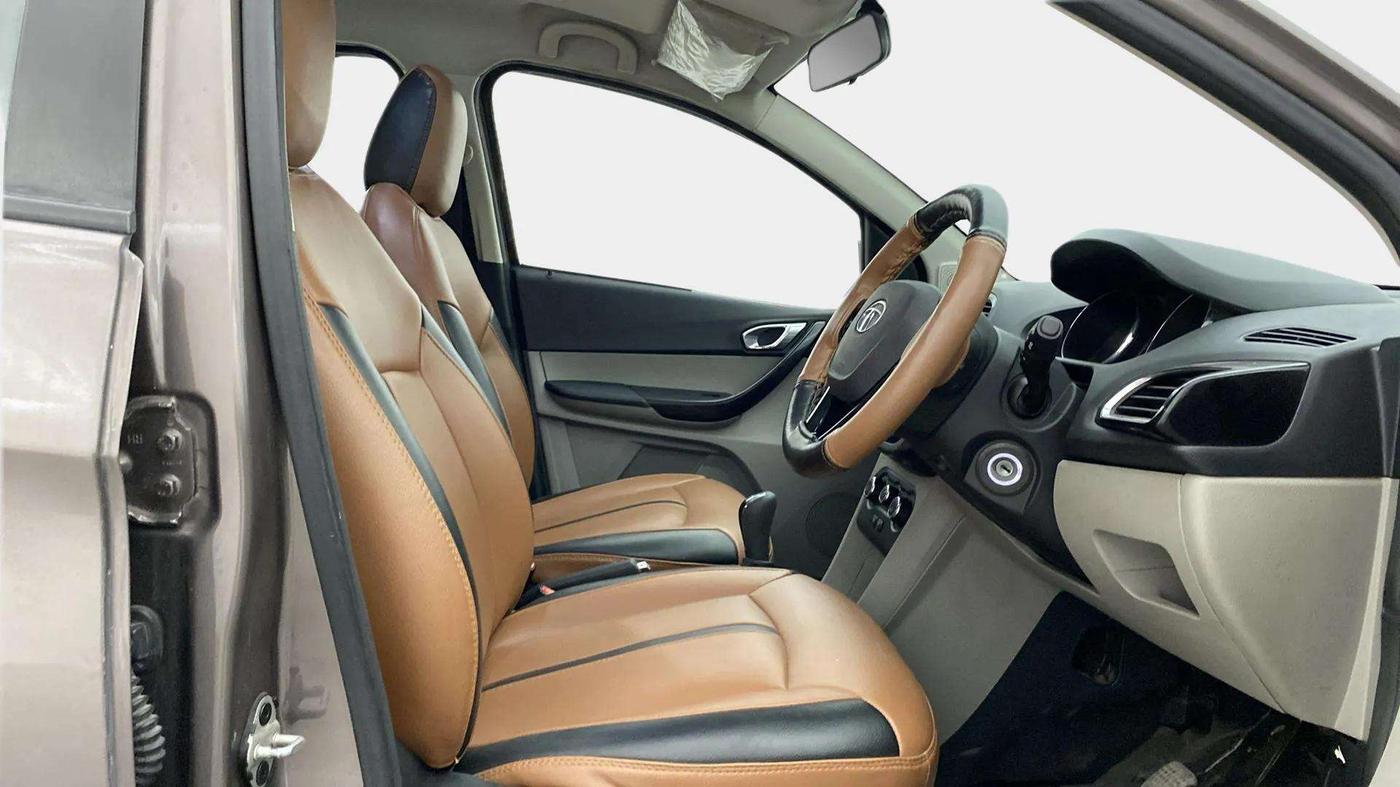 2018 Tata Tiago XZ PETROL, Petrol, Manual, 41,475 km, Right Side Front Door Cabin
