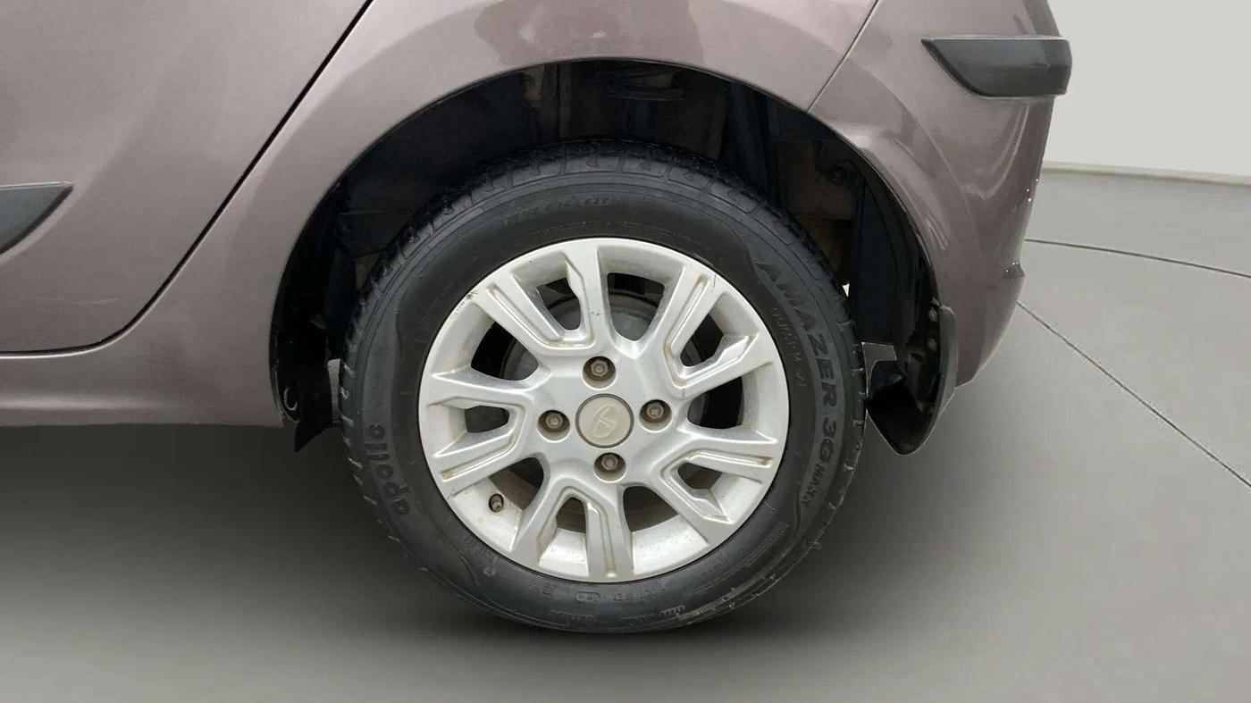 2018 Tata Tiago XZ PETROL, Petrol, Manual, 41,475 km, Left Rear Wheel