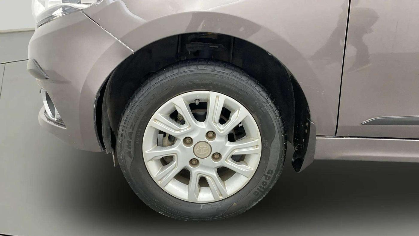 2018 Tata Tiago XZ PETROL, Petrol, Manual, 41,475 km, Left Front Wheel