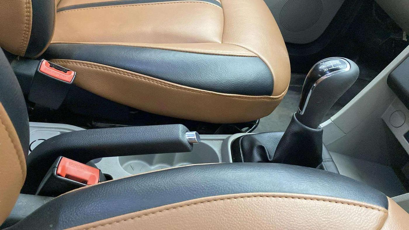 2018 Tata Tiago XZ PETROL, Petrol, Manual, 41,475 km, Gear Lever