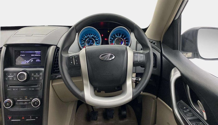 2015 Mahindra XUV500 W6, Diesel, Manual, 57,126 km, Steering Wheel Close Up