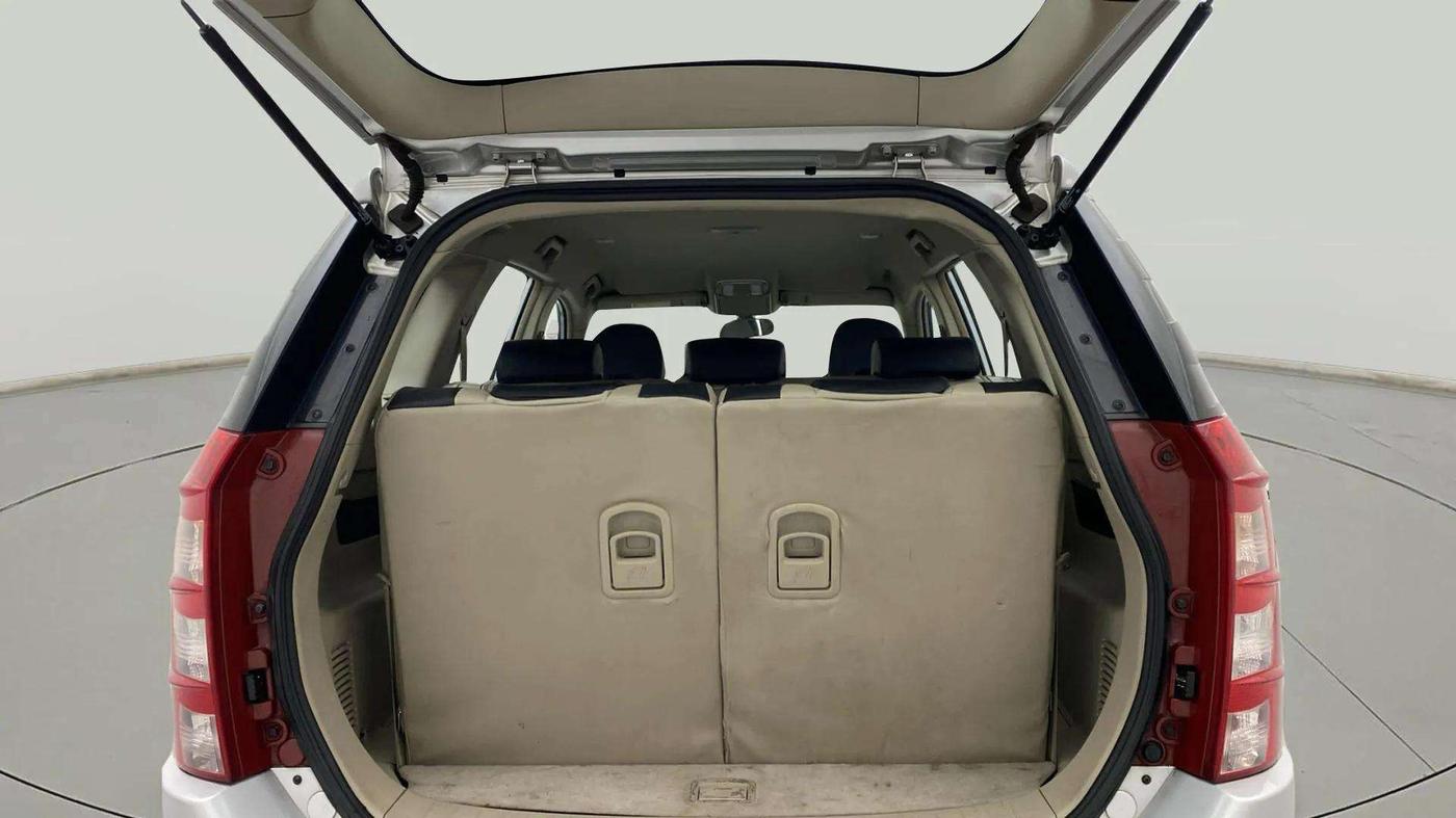 2015 Mahindra XUV500 W6, Diesel, Manual, 57,367 km, Boot Inside