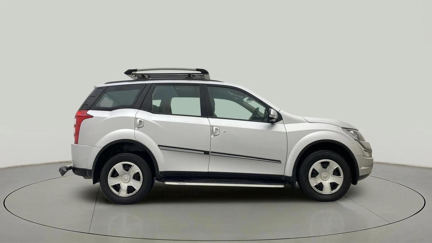 2015 Mahindra XUV500 W6, Diesel, Manual, 57,367 km, Right Side View