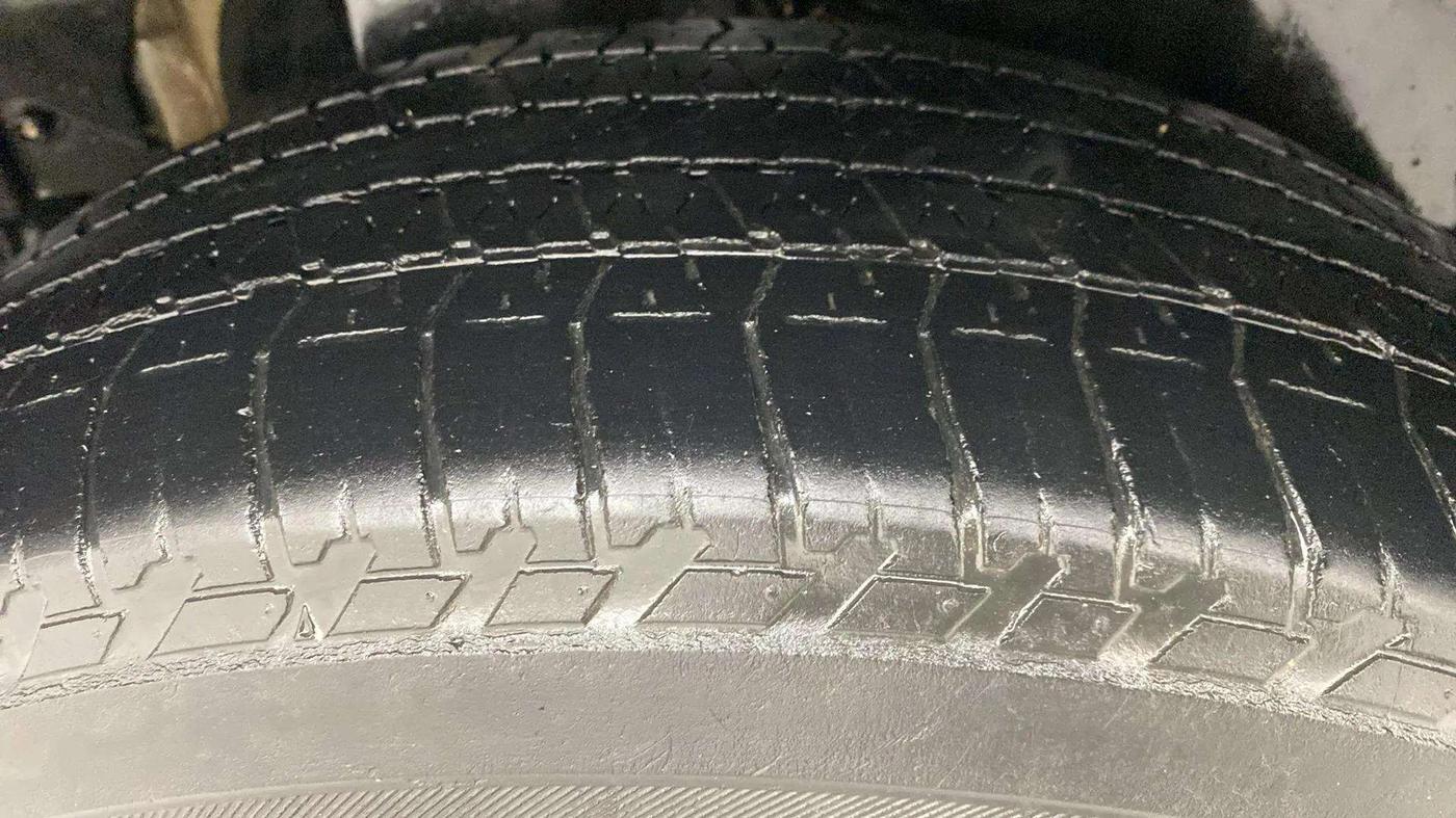 2015 Mahindra XUV500 W6, Diesel, Manual, 57,367 km, Right Rear Tyre Tread
