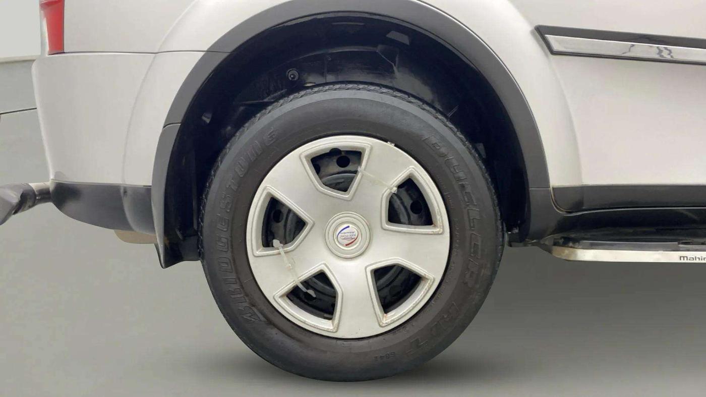 2015 Mahindra XUV500 W6, Diesel, Manual, 57,367 km, Right Rear Wheel