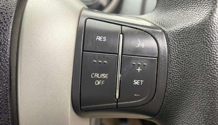 2015 Mahindra XUV500 W6, Diesel, Manual, 57,126 km, Adaptive Cruise Control