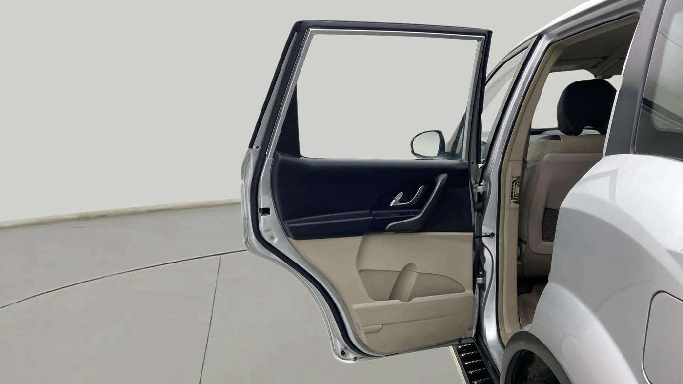 2015 Mahindra XUV500 W6, Diesel, Manual, 57,367 km, LHS Rear Door