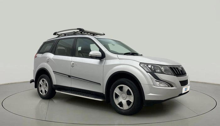 2015 Mahindra XUV500 W6, Diesel, Manual, 57,126 km, Right Front Diagonal