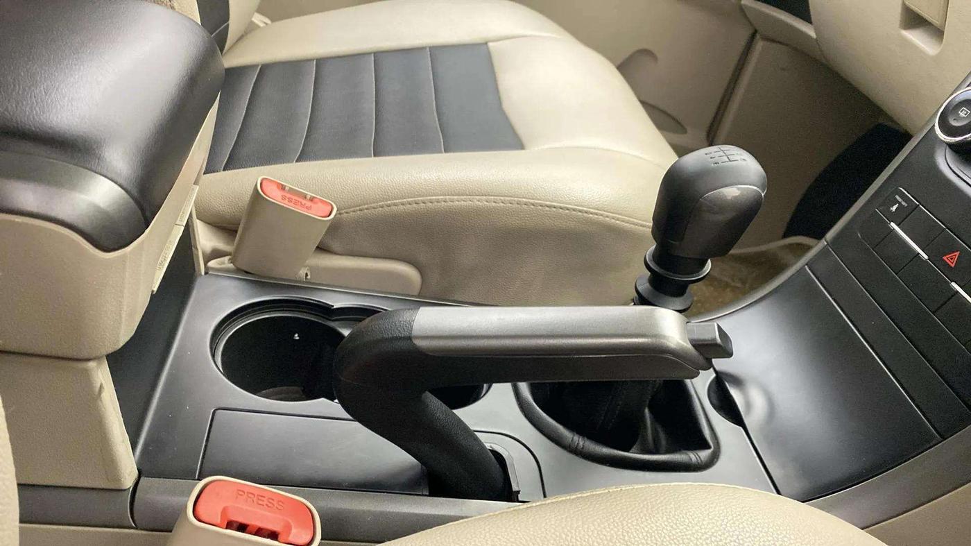 2015 Mahindra XUV500 W6, Diesel, Manual, 57,367 km, Gear Lever