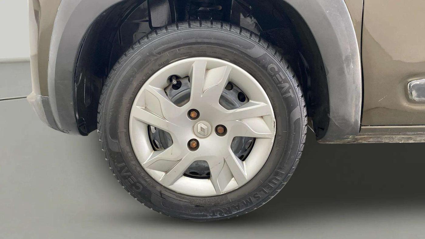 2019 Renault Kwid RXT 1.0 AMT (O), Petrol, Automatic, 30,071 km, Right Front Wheel