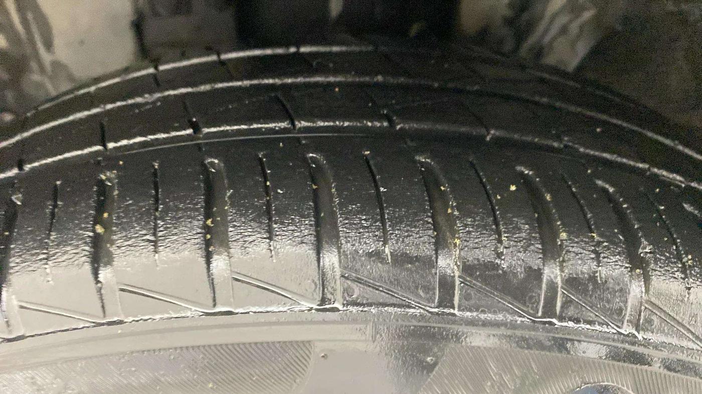 2019 Renault Kwid RXT 1.0 AMT (O), Petrol, Automatic, 30,071 km, Left Front Tyre Tread