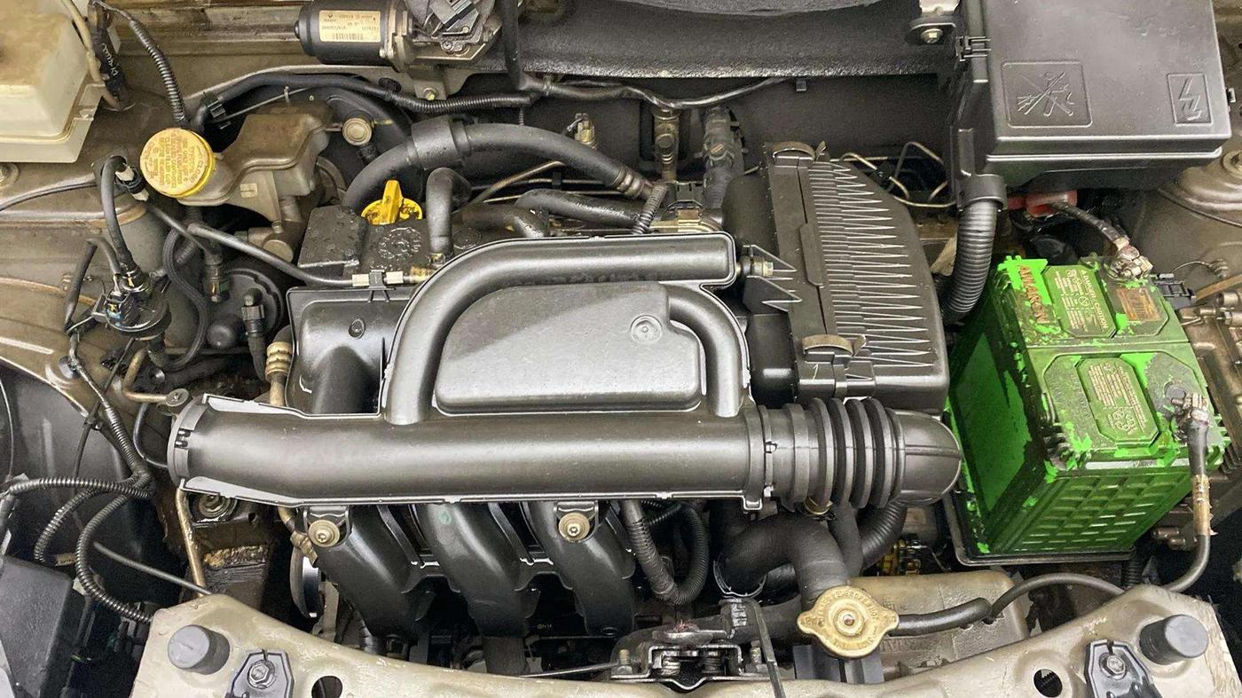 2019 Renault Kwid RXT 1.0 AMT (O), Petrol, Automatic, 30,071 km, Engine View