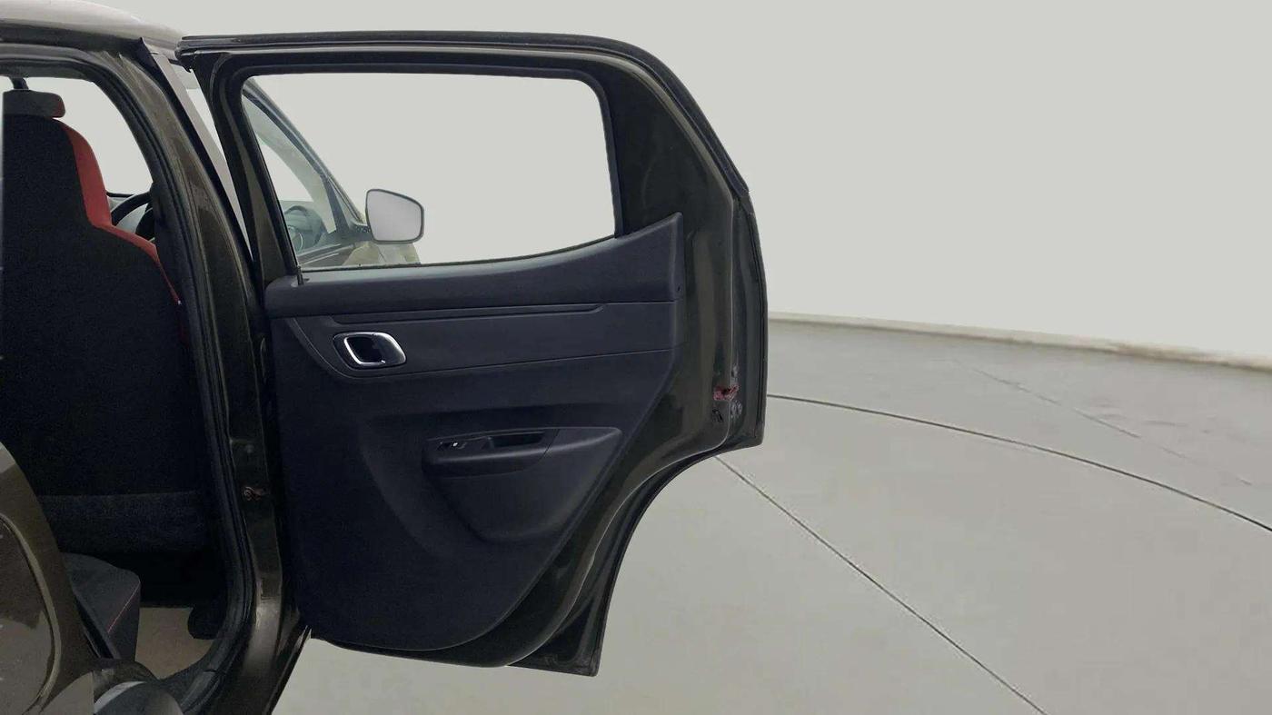 2019 Renault Kwid RXT 1.0 AMT (O), Petrol, Automatic, 30,071 km, RHS Rear Door