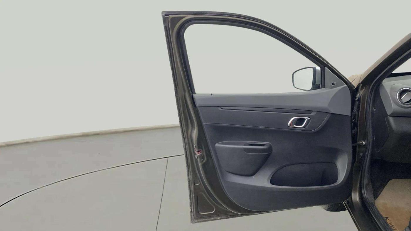 2019 Renault Kwid RXT 1.0 AMT (O), Petrol, Automatic, 30,071 km, LHS Front Door
