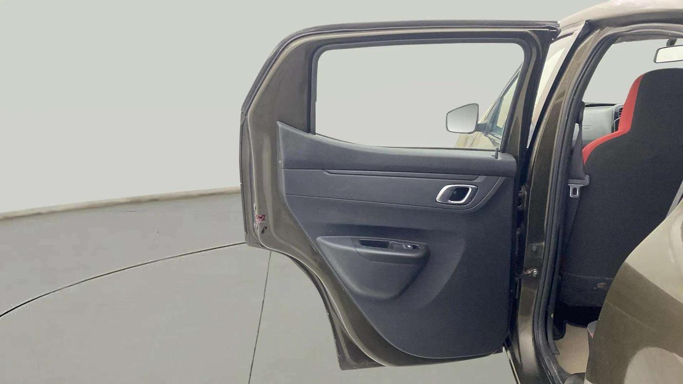 2019 Renault Kwid RXT 1.0 AMT (O), Petrol, Automatic, 30,071 km, LHS Rear Door