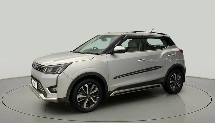 2019 Mahindra XUV300 W8 (O) 1.2 PETROL, Petrol, Manual, 38,596 km, Left Front Diagonal