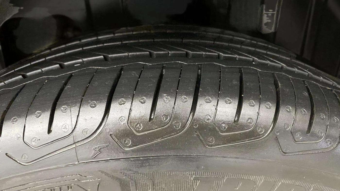 2019 Mahindra XUV300 W8 (O) 1.2 PETROL, Petrol, Manual, 38,596 km, Left Rear Tyre Tread