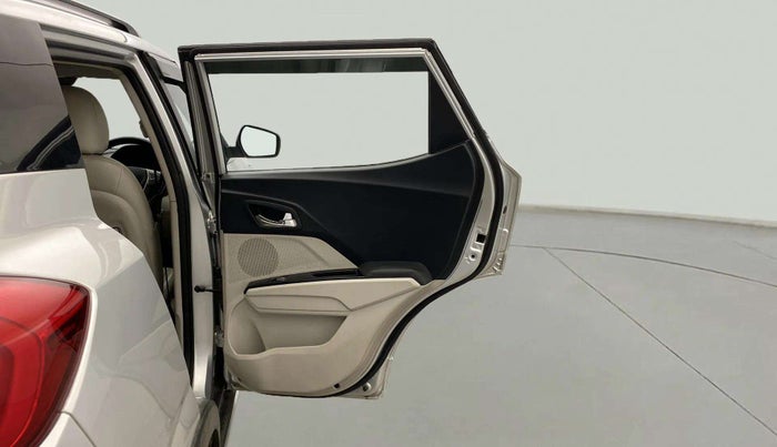 2019 Mahindra XUV300 W8 (O) 1.2 PETROL, Petrol, Manual, 38,596 km, RHS Rear Door