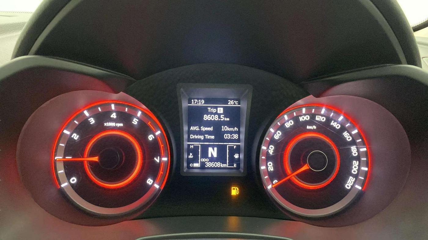 2019 Mahindra XUV300 W8 (O) 1.2 PETROL, Petrol, Manual, 38,596 km, Odometer Image